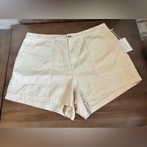 Size 17 Universal Thread Women's High-Rise Shorts. OFf White